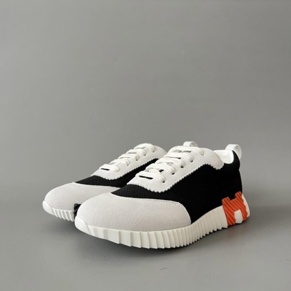 repliche,replica,perfette,siti di,affidabili,migliori siti,dove comprare,1:1,scarpe da ginnastica Scarpe casual con lacci e punta tonda basse HERMES Bouncing in nero, bianco e arancione (unisex) (6G37U)