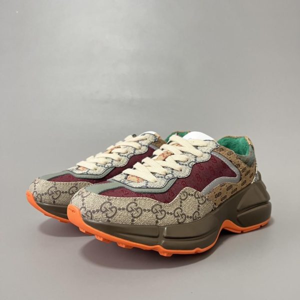 repliche,replica,perfette,siti di,affidabili,migliori siti,dove comprare,1:1,scarpe da ginnastica Collezione Gucci Rhyton. Sneakers chunky Gucci di alta qualità in tela con doppia G, stile unisex (ME2XY)