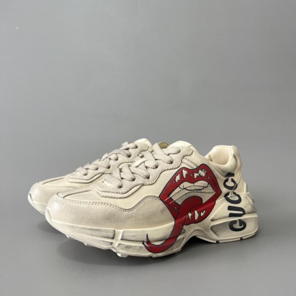 repliche,replica,perfette,siti di,affidabili,migliori siti,dove comprare,1:1,scarpe da ginnastica Collezione Gucci Rhyton. Sneakers chunky con stampa labbra, stile unisex (X1QRW)