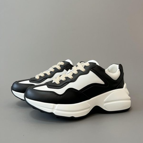 repliche,replica,perfette,siti di,affidabili,migliori siti,dove comprare,1:1,scarpe da ginnastica Collezione Gucci Rhyton. Sneakers chunky panda bianche e nere, stile unisex (17X6C)