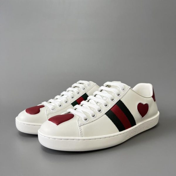 repliche,replica,perfette,siti di,affidabili,migliori siti,dove comprare,1:1,scarpe da ginnastica Sneakers basse Gucci Ace con motivo a cuore da donna (KWK3G)