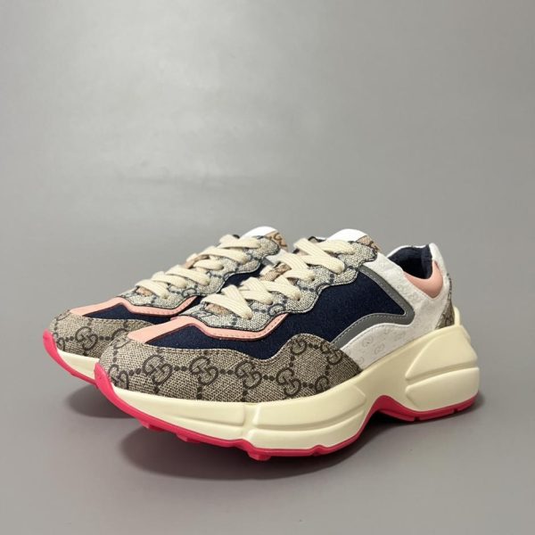 repliche,replica,perfette,siti di,affidabili,migliori siti,dove comprare,1:1,scarpe da ginnastica Collezione Gucci Rhyton. Scarpe da donna in tela con doppia G di alta qualità (IXO85)