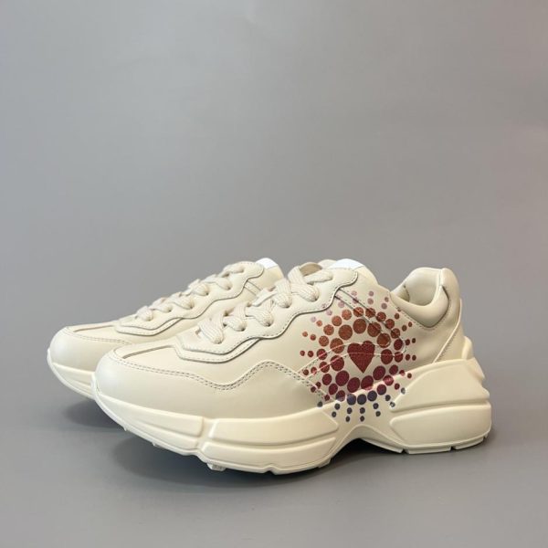 repliche,replica,perfette,siti di,affidabili,migliori siti,dove comprare,1:1,scarpe da ginnastica Collezione Gucci Rhyton. Scarpe chunky con cuore glitterato rosa, modello da donna (B19BF)