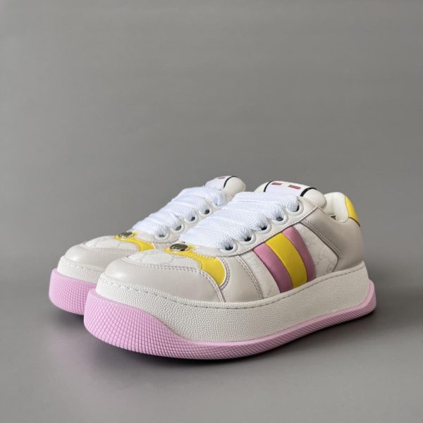 repliche,replica,perfette,siti di,affidabili,migliori siti,dove comprare,1:1,scarpe da ginnastica Collezione Gucci Screener, modello in peluche bianco, rosa e giallo, taglia da donna di alta qualità (J7YI7)