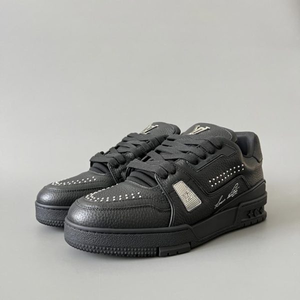 repliche,replica,perfette,siti di,affidabili,migliori siti,dove comprare,1:1,scarpe da ginnastica LOUIS VUITTON Sneakers basse in pelle con lacci e punta tonda da uomo, nere (R7G85)