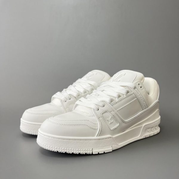 repliche,replica,perfette,siti di,affidabili,migliori siti,dove comprare,1:1,scarpe da ginnastica Louis Vuitton Trainer Low-Top Casual Sneakers, tutte bianche, da uomo (MWRDR)