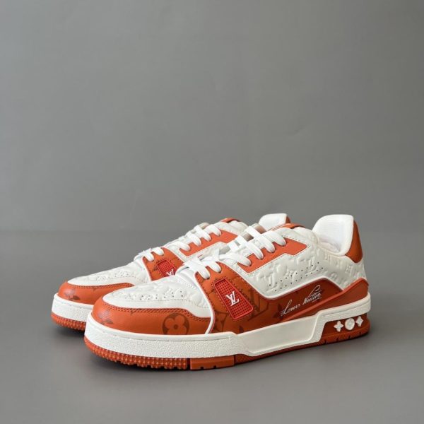 repliche,replica,perfette,siti di,affidabili,migliori siti,dove comprare,1:1,scarpe da ginnastica Louis Vuitton Trainer Low-Top Casual Sneakers, Bianco e Arancione, Uomo (1Y6NG)