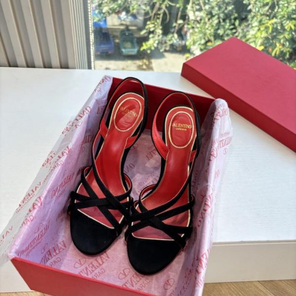 repliche,replica,perfette,siti di,affidabili,migliori siti,dove comprare,1:1,scarpe da ginnastica Sandali classici VALENTINO, scarpe VLOGO SIGNATURE primavera/estate (E4RBI)