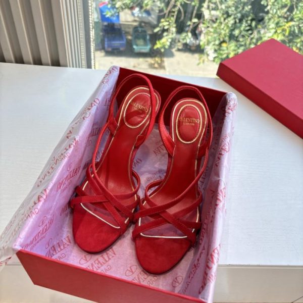 repliche,replica,perfette,siti di,affidabili,migliori siti,dove comprare,1:1,scarpe da ginnastica Sandali classici VALENTINO, scarpe VLOGO SIGNATURE primavera/estate (Z5YFL)