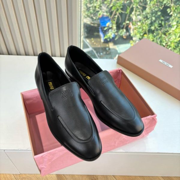 G126 Gli ultimi mocassini in stile passerella di MIUMIU (0NM9T)
