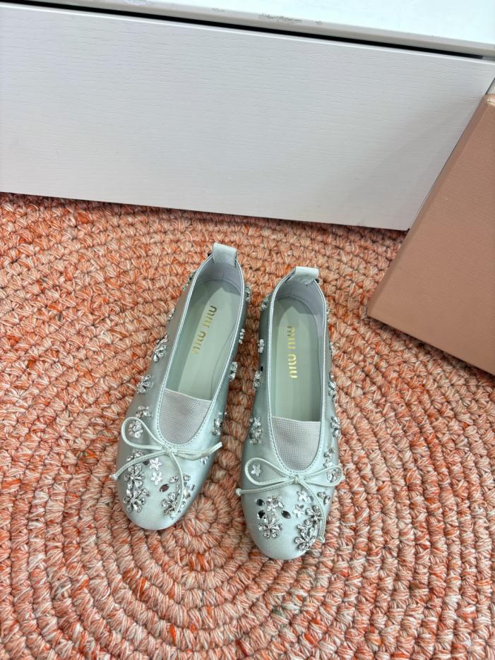 repliche,replica,perfette,siti di,affidabili,migliori siti,dove comprare,1:1,scarpe da ginnastica Ballerine Mary Jane Miu Miu, ballerine da donna in raso con fiocco (J8V0U) repliche,replica,perfette,siti di,affidabili,migliori siti,dove comprare,1:1,scarpe da ginnastica Ballerine Mary Jane Miu Miu, ballerine da donna in raso con fiocco (J8V0U)