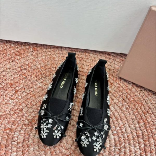 repliche,replica,perfette,siti di,affidabili,migliori siti,dove comprare,1:1,scarpe da ginnastica Ballerine Mary Jane Miu Miu, ballerine da donna in raso con fiocco (W13CV)