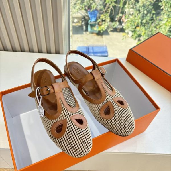 repliche,replica,perfette,siti di,affidabili,migliori siti,dove comprare,1:1,scarpe da ginnastica I nuovi sandali piatti con punta di maiale traforata in rete di Hermès (YZIIN)