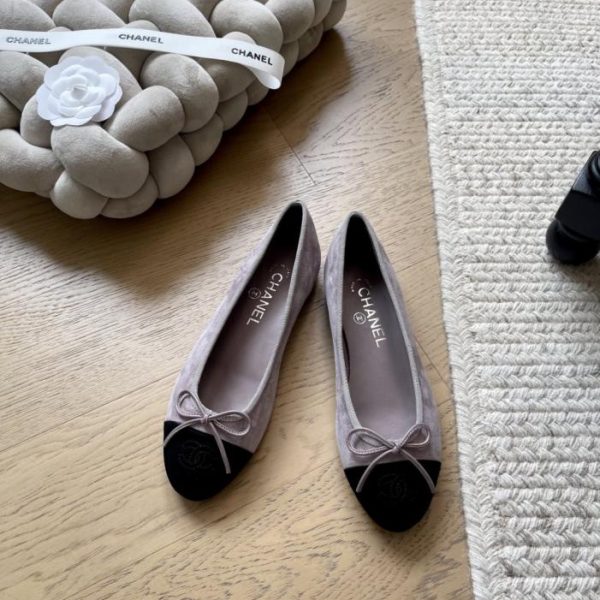 repliche,replica,perfette,siti di,affidabili,migliori siti,dove comprare,1:1,scarpe da ginnastica Ballerine Chanel in una nuova colorazione (BDKRK)
