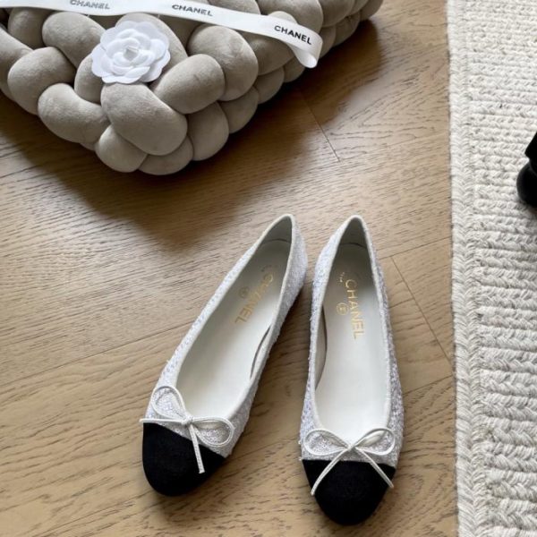 repliche,replica,perfette,siti di,affidabili,migliori siti,dove comprare,1:1,scarpe da ginnastica Ballerine Chanel in una nuova colorazione (H6T38)
