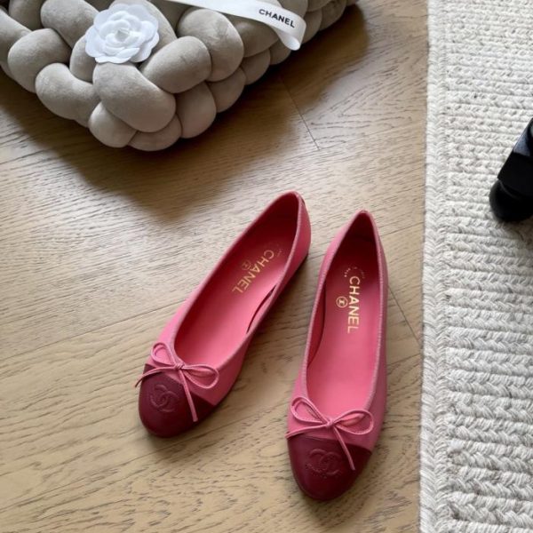 repliche,replica,perfette,siti di,affidabili,migliori siti,dove comprare,1:1,scarpe da ginnastica Ballerine Chanel in una nuova colorazione (SQUH5)