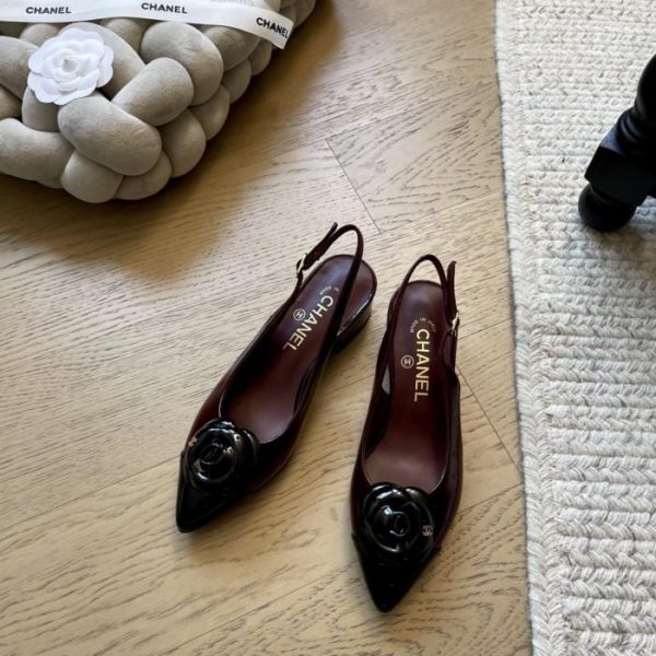 repliche,replica,perfette,siti di,affidabili,migliori siti,dove comprare,1:1,scarpe da ginnastica Nuove scarpe con tacco grosso Chanel Camellia, versione di alta gamma (J2E7L)