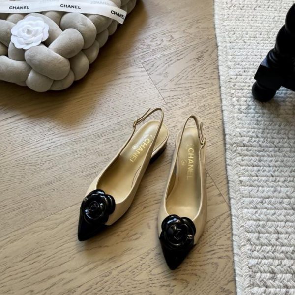 repliche,replica,perfette,siti di,affidabili,migliori siti,dove comprare,1:1,scarpe da ginnastica Nuove scarpe con tacco grosso Chanel Camellia, versione di alta gamma (NC9CU)