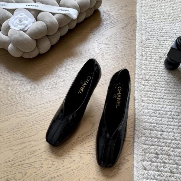 repliche,replica,perfette,siti di,affidabili,migliori siti,dove comprare,1:1,scarpe da ginnastica Le nuove scarpe con tacco alto in coccodrillo goffrato di Chanel, versione top di gamma (Y5X3F)