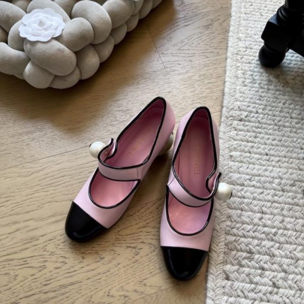 repliche,replica,perfette,siti di,affidabili,migliori siti,dove comprare,1:1,scarpe da ginnastica Scarpe Chanel Mary Jane con perle, versione di alta gamma (1TALQ)