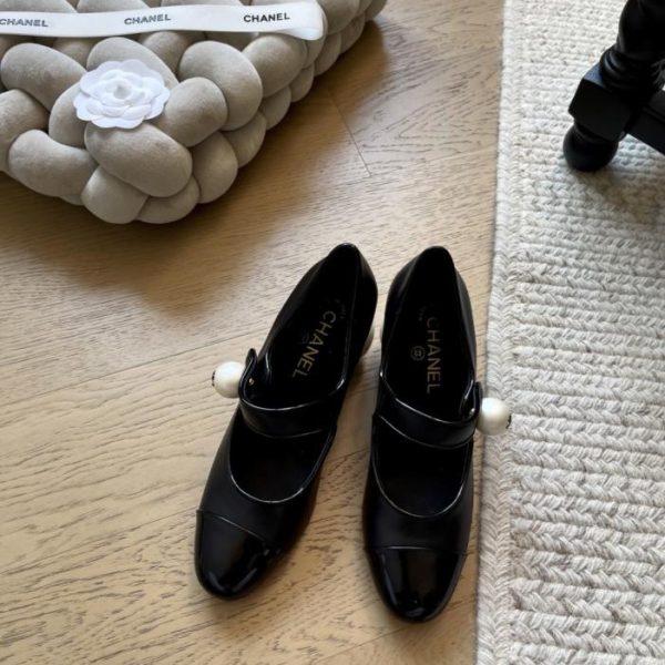 repliche,replica,perfette,siti di,affidabili,migliori siti,dove comprare,1:1,scarpe da ginnastica Scarpe Chanel Pearl Mary Jane, versione top di gamma (RUV3B)
