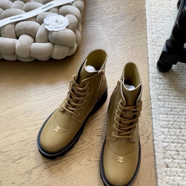 repliche,replica,perfette,siti di,affidabili,migliori siti,dove comprare,1:1,scarpe da ginnastica Stivaletti Chanel autunno/inverno, nuovi, versione di alta gamma (9DM3L)