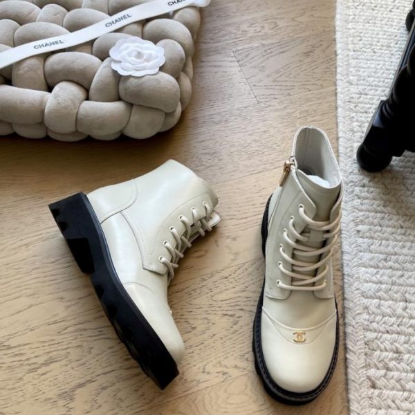 repliche,replica,perfette,siti di,affidabili,migliori siti,dove comprare,1:1,scarpe da ginnastica Stivaletti Chanel autunno/inverno, nuovi, versione di alta gamma (F8JRF)