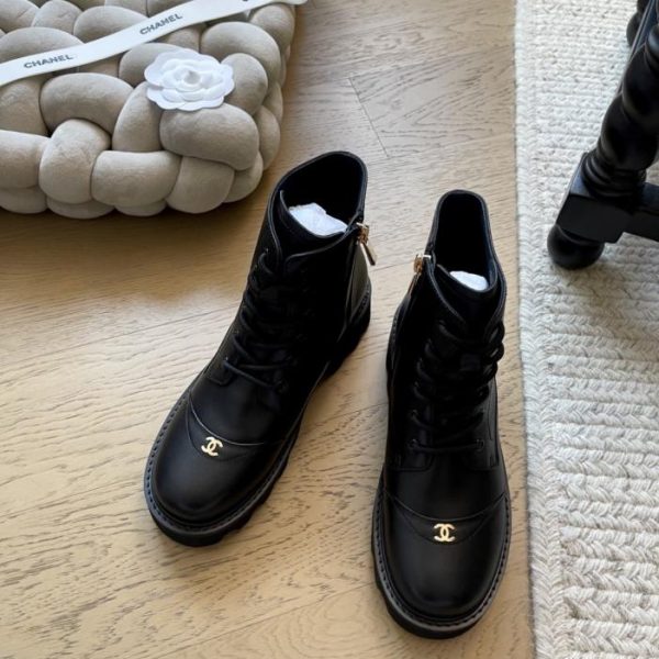 repliche,replica,perfette,siti di,affidabili,migliori siti,dove comprare,1:1,scarpe da ginnastica Stivaletti Chanel autunno/inverno – Versione di alta gamma (J0NHG)