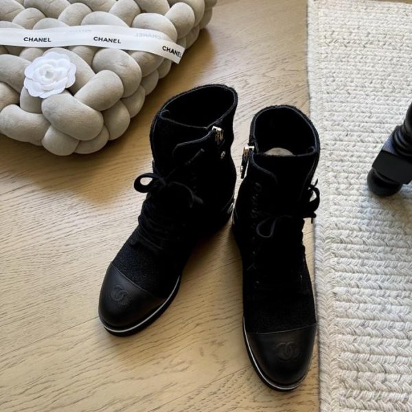 repliche,replica,perfette,siti di,affidabili,migliori siti,dove comprare,1:1,scarpe da ginnastica I nuovi stivaletti chunky di Chanel, versione top di gamma (M31WC)
