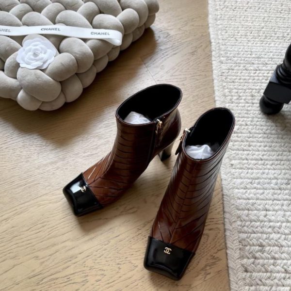 repliche,replica,perfette,siti di,affidabili,migliori siti,dove comprare,1:1,scarpe da ginnastica I nuovi stivaletti con stampa coccodrillo di Chanel, versione top di gamma (V8151)