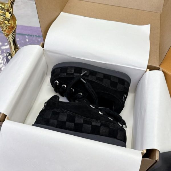 Sneakers in collaborazione Louis Vuitton x Nigo Yeti (E5W8M) - Stile coppia.