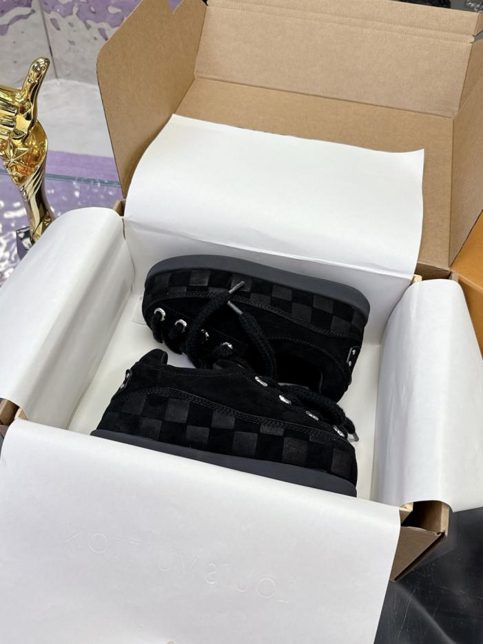 repliche,replica,perfette,siti di,affidabili,migliori siti,dove comprare,1:1,scarpe da ginnastica Sneakers in collaborazione Louis Vuitton x Nigo Yeti (E5W8M) – Stile coppia. repliche,replica,perfette,siti di,affidabili,migliori siti,dove comprare,1:1,scarpe da ginnastica Sneakers in collaborazione Louis Vuitton x Nigo Yeti (E5W8M) – Stile coppia.