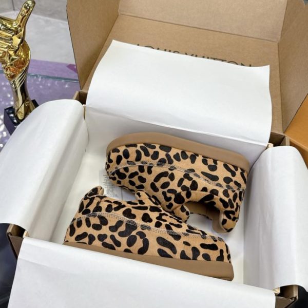 repliche,replica,perfette,siti di,affidabili,migliori siti,dove comprare,1:1,scarpe da ginnastica Scarpe Louis Vuitton x Nigo Yeti “Pudding” (LE6K6) – Stile di coppia