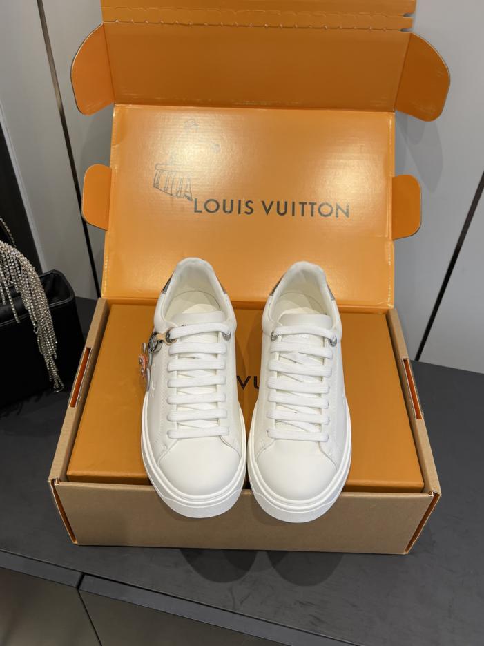 repliche,replica,perfette,siti di,affidabili,migliori siti,dove comprare,1:1,scarpe da ginnastica Sneakers casual Louis Vuitton, sneakers bianche (NBLMG) repliche,replica,perfette,siti di,affidabili,migliori siti,dove comprare,1:1,scarpe da ginnastica Sneakers casual Louis Vuitton, sneakers bianche (NBLMG)