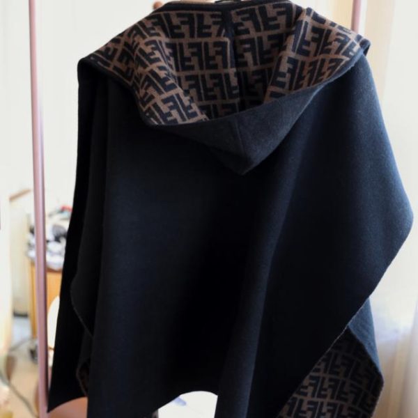 Cappotto/mantella in maglia double face in misto lana e cashmere FENDL (W15K0)