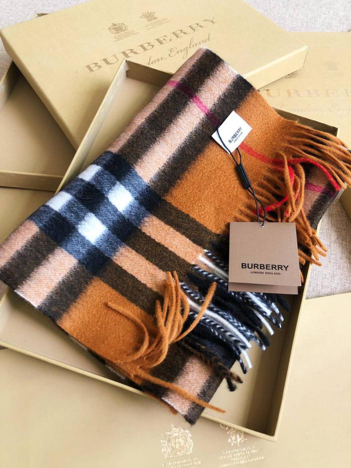 repliche,replica,perfette,siti di,affidabili,migliori siti,dove comprare,1:1,scarpe da ginnastica Sciarpa classica in cashmere a quadri con motivo a onde profonde Burberry giallo zenzero (8I02J) repliche,replica,perfette,siti di,affidabili,migliori siti,dove comprare,1:1,scarpe da ginnastica Sciarpa classica in cashmere a quadri con motivo a onde profonde Burberry giallo zenzero (8I02J)
