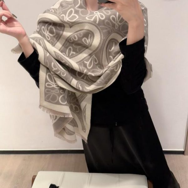 repliche,replica,perfette,siti di,affidabili,migliori siti,dove comprare,1:1,scarpe da ginnastica Sciarpa reversibile Loewe (846HS)