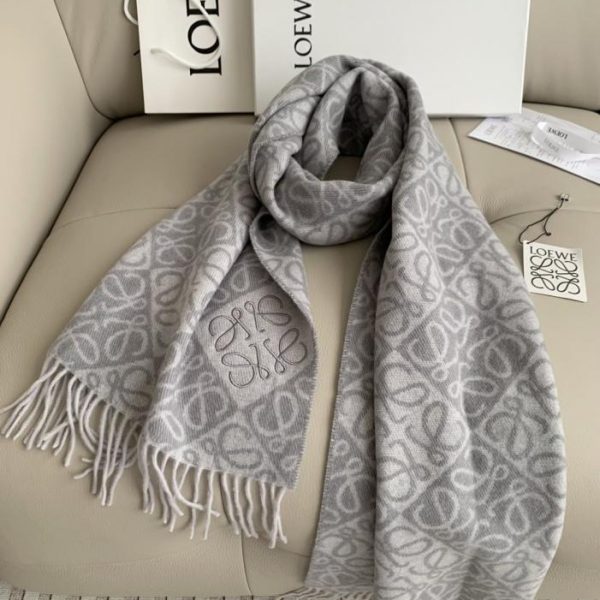 repliche,replica,perfette,siti di,affidabili,migliori siti,dove comprare,1:1,scarpe da ginnastica La nuova sciarpa di Loewe (KND79)