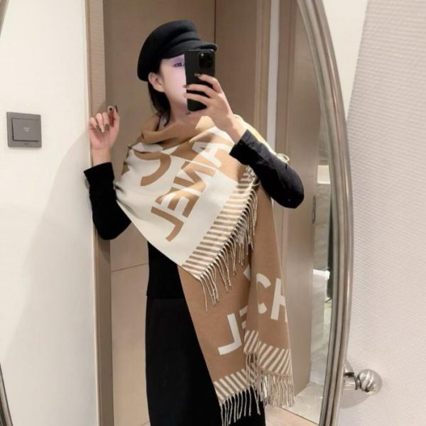 repliche,replica,perfette,siti di,affidabili,migliori siti,dove comprare,1:1,scarpe da ginnastica La nuova sciarpa classica autunno/inverno di Chanel (K028C)