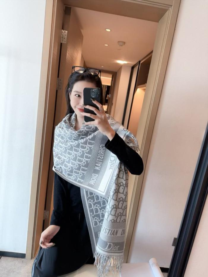 repliche,replica,perfette,siti di,affidabili,migliori siti,dove comprare,1:1,scarpe da ginnastica Sciarpa DIOR 100% cashmere (CH90Q) repliche,replica,perfette,siti di,affidabili,migliori siti,dove comprare,1:1,scarpe da ginnastica Sciarpa DIOR 100% cashmere (CH90Q)