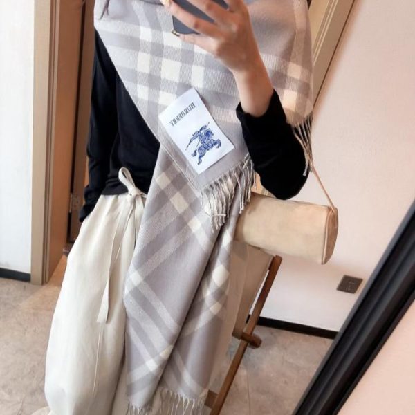repliche,replica,perfette,siti di,affidabili,migliori siti,dove comprare,1:1,scarpe da ginnastica L’ultimo modello boutique di Burberry, sciarpa unisex in 100% cashmere di seta di prima qualità (SQSEJ)