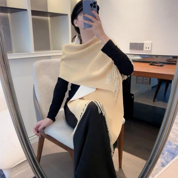 repliche,replica,perfette,siti di,affidabili,migliori siti,dove comprare,1:1,scarpe da ginnastica La nuova, meravigliosa sciarpa in mohair di Loewe (4T8VS)