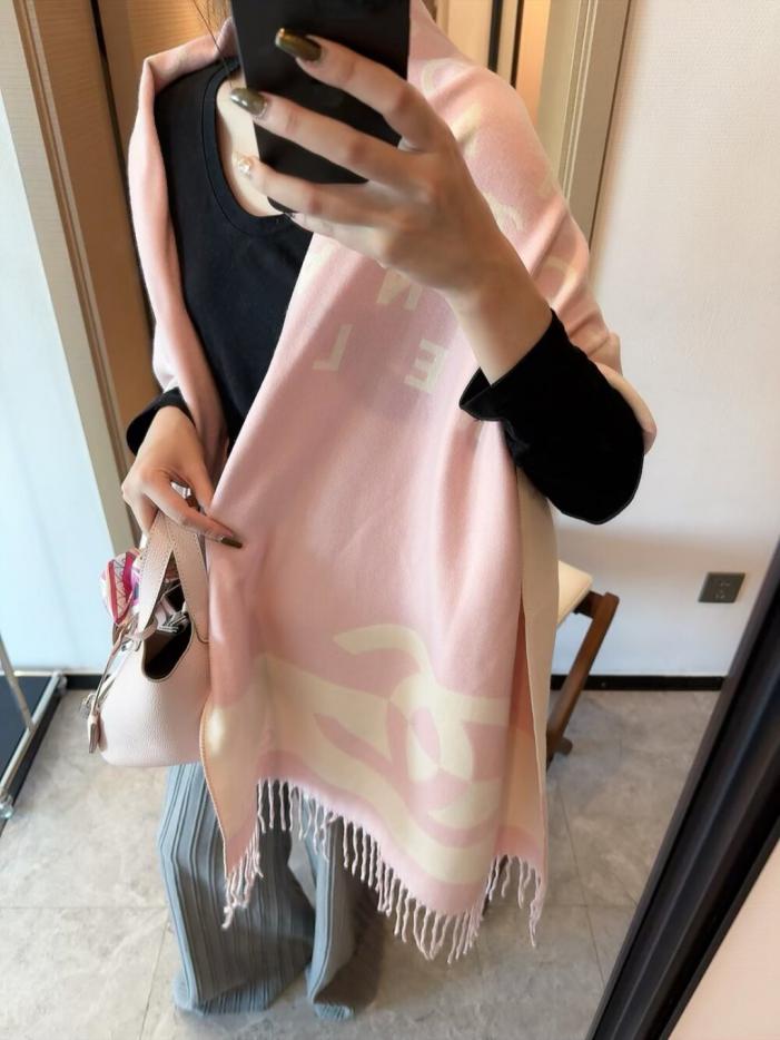 repliche,replica,perfette,siti di,affidabili,migliori siti,dove comprare,1:1,scarpe da ginnastica Nuova sciarpa con camelia lanciata in boutique da Chanel (U4XW1): classica sciarpa in twill di seta con motivo camelia. repliche,replica,perfette,siti di,affidabili,migliori siti,dove comprare,1:1,scarpe da ginnastica Nuova sciarpa con camelia lanciata in boutique da Chanel (U4XW1): classica sciarpa in twill di seta con motivo camelia.