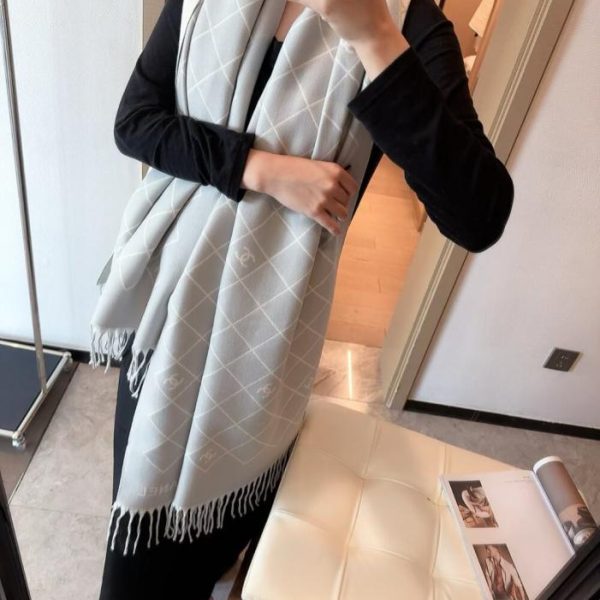 repliche,replica,perfette,siti di,affidabili,migliori siti,dove comprare,1:1,scarpe da ginnastica Scialle CHANEL con motivo trapuntato classico e logo doppia C (BTO1S)