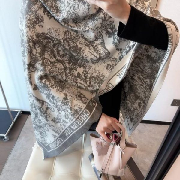 repliche,replica,perfette,siti di,affidabili,migliori siti,dove comprare,1:1,scarpe da ginnastica Sciarpa extra spessa Dior in cashmere di alta qualità (VL21I)