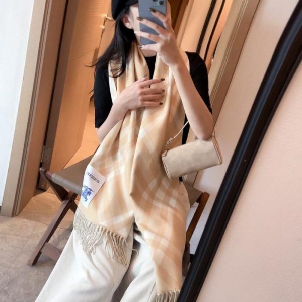 repliche,replica,perfette,siti di,affidabili,migliori siti,dove comprare,1:1,scarpe da ginnastica L’ultimo modello boutique di Burberry, sciarpa unisex in 100% cashmere di seta di prima qualità (WG9DW)