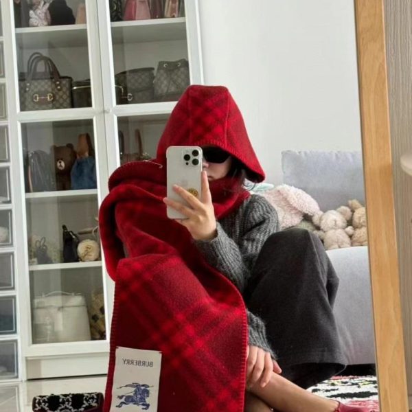 repliche,replica,perfette,siti di,affidabili,migliori siti,dove comprare,1:1,scarpe da ginnastica Cappello a quadri Burberry e sciarpa in pelle di agnello (CI0N3)