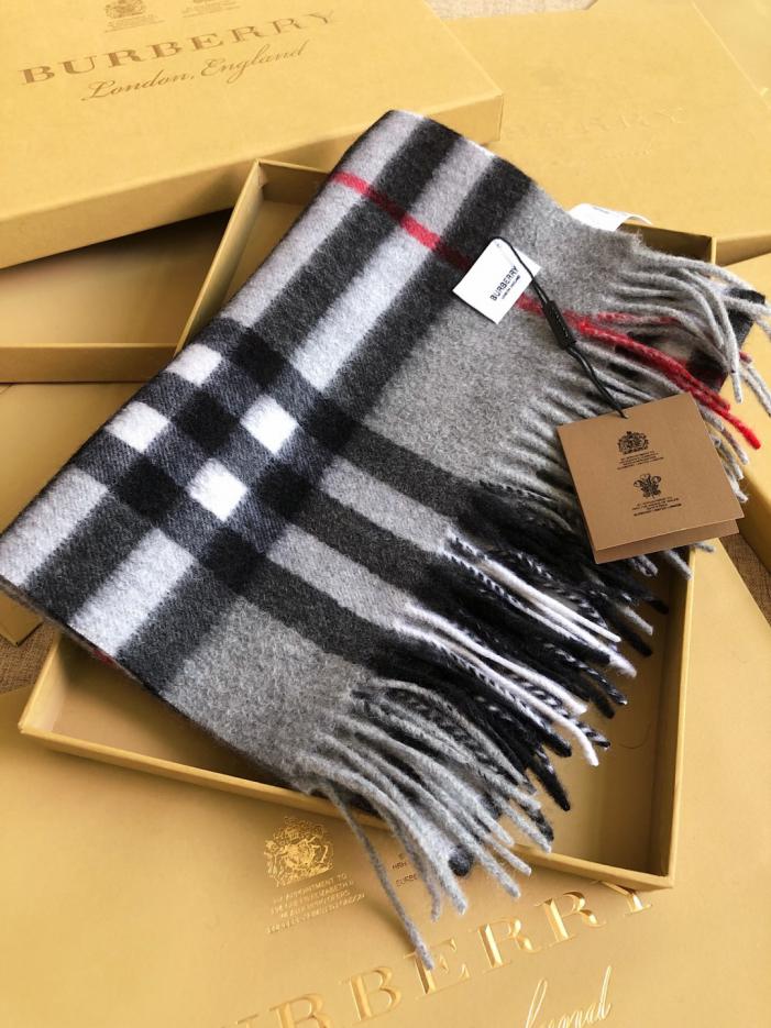 repliche,replica,perfette,siti di,affidabili,migliori siti,dove comprare,1:1,scarpe da ginnastica Sciarpa classica in cashmere a quadri Burberry Deep Water Ripple grigia (DX965) repliche,replica,perfette,siti di,affidabili,migliori siti,dove comprare,1:1,scarpe da ginnastica Sciarpa classica in cashmere a quadri Burberry Deep Water Ripple grigia (DX965)