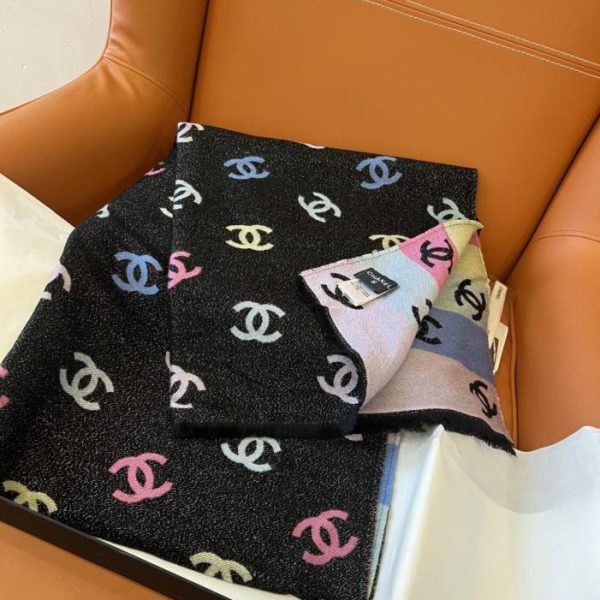 repliche,replica,perfette,siti di,affidabili,migliori siti,dove comprare,1:1,scarpe da ginnastica Sciarpa nera in cashmere Chanel (MSO2J)