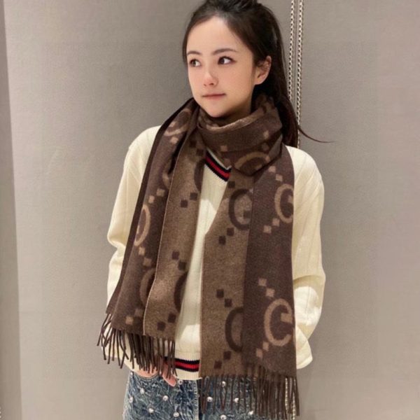 repliche,replica,perfette,siti di,affidabili,migliori siti,dove comprare,1:1,scarpe da ginnastica L’ultimo modello sincronizzato ZG di Gucci, sciarpa jacquard in cashmere double-face (I4KTD)